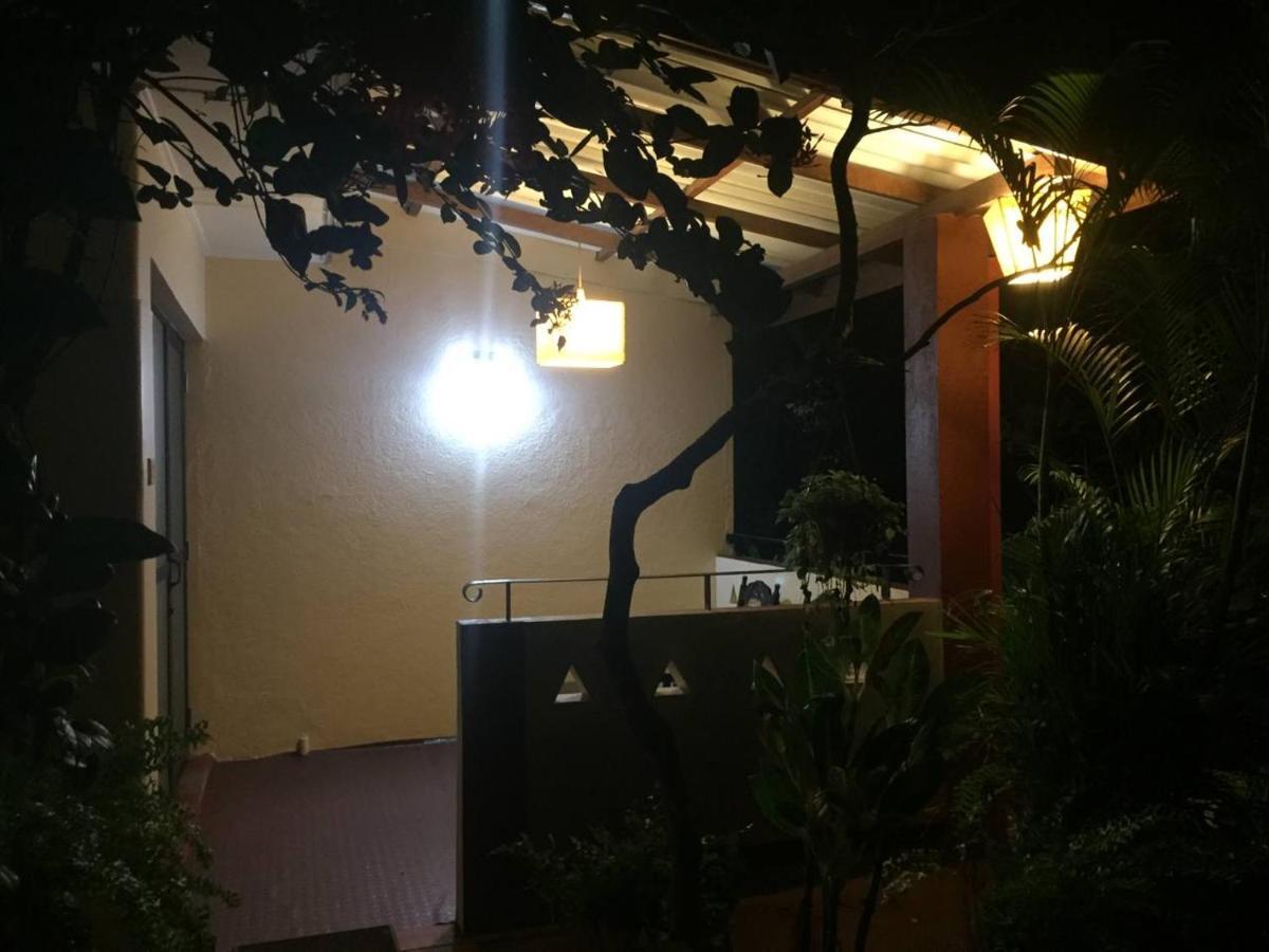 Hotel Shalini Anuradhapura Exterior foto